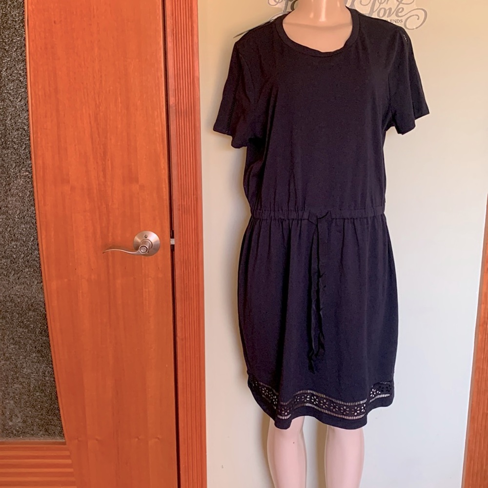 Tommy Hilfiger new dress with short sleeves. Size L